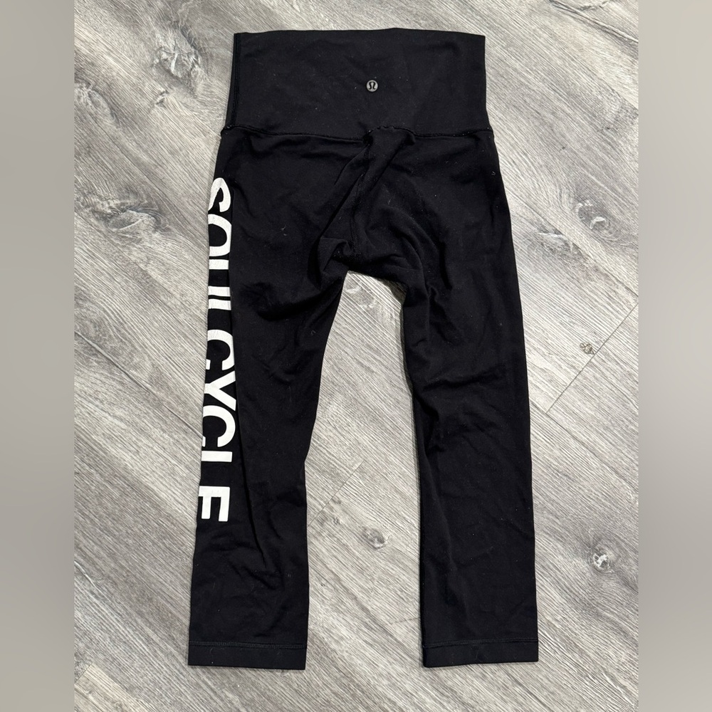 Lululemon cropped Soulcycle leggings size 6